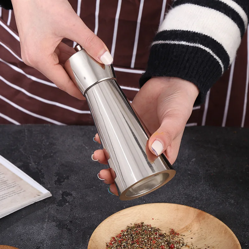 Manual household grinding bottle pepper black peppercorns grinding seasoning bottle kitchen utensils