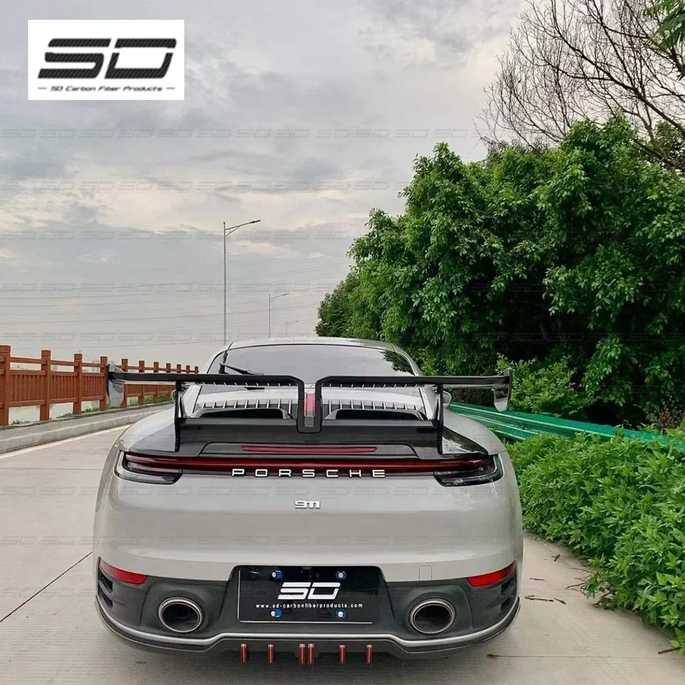 High Quality Dry Carbon Fiber Bodykit Rear Bumper Spoiler Rear Wing For  T style