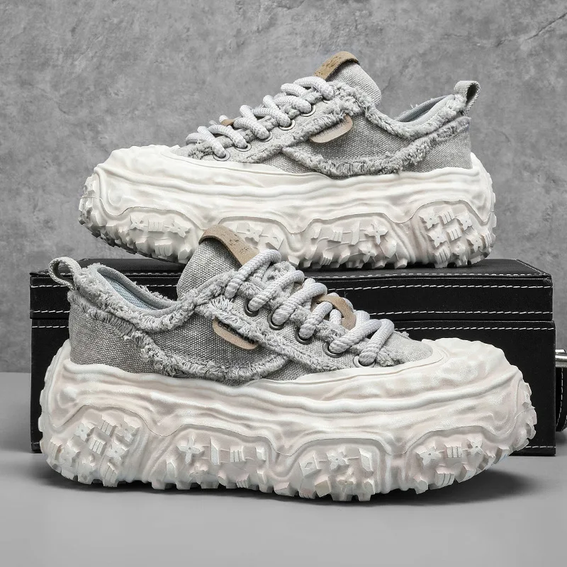 Men's shoes 2026 summer hot item tire sole thick sole height increasing sports and leisure dad shoes