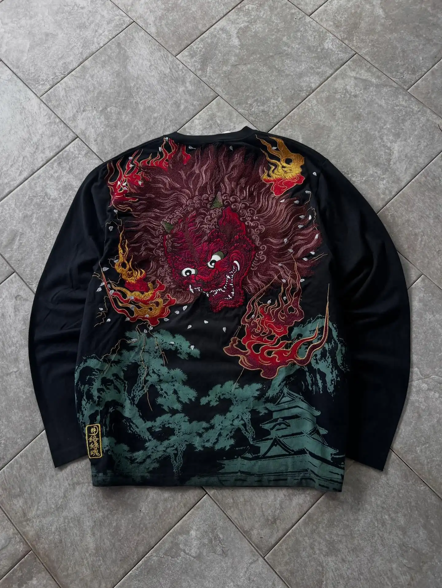 

Y2K Gothic Long sleeved T shirt New Retro Round Neck Oversized Devil Pattern embroidery T shirt Casual Cotton Tops Streetwear