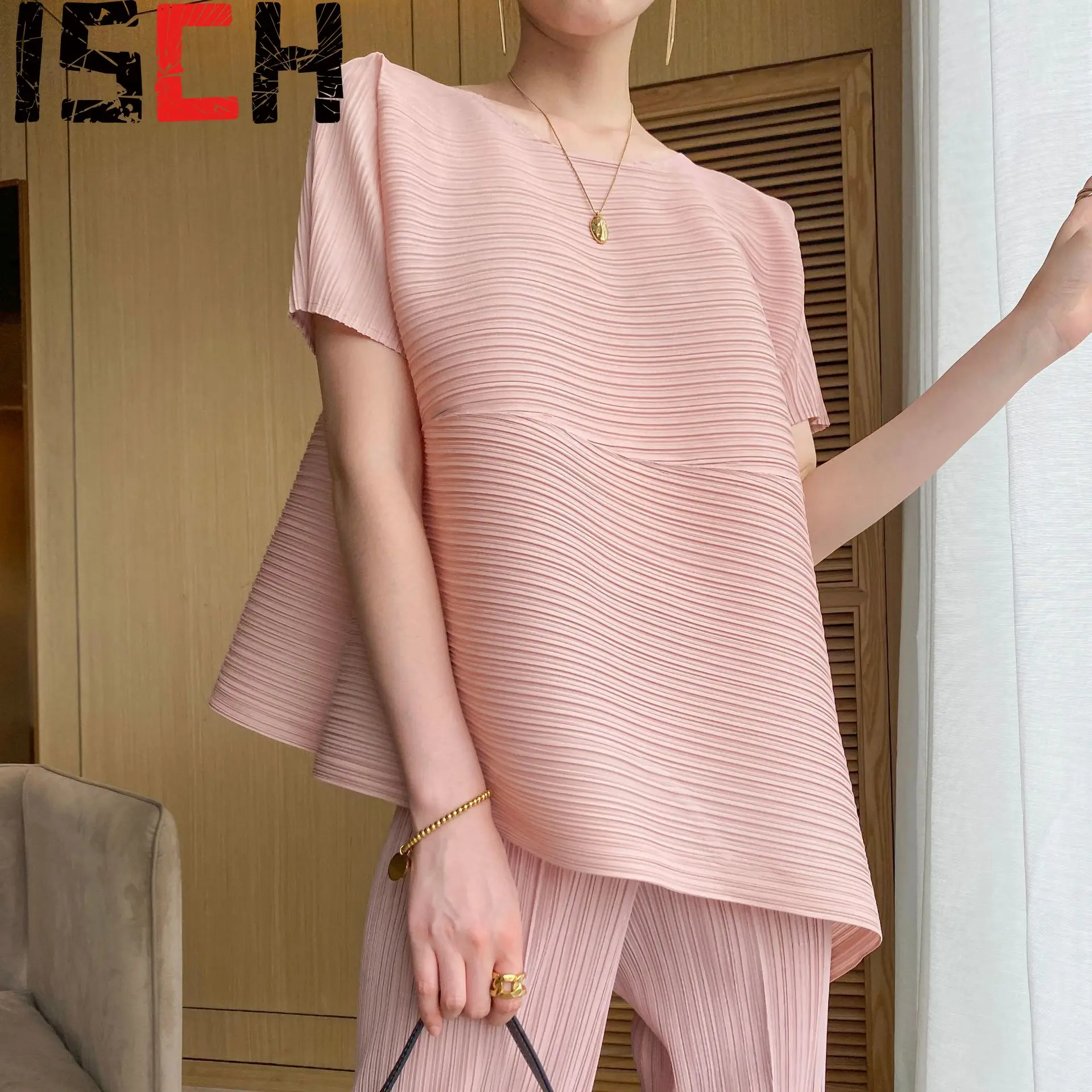 

Pleats Pleated Angled T-shirt 2024 Summer High-end Pleats Irregular Large Size Loose Small Perfume Short Sleeve Slant T-shirt