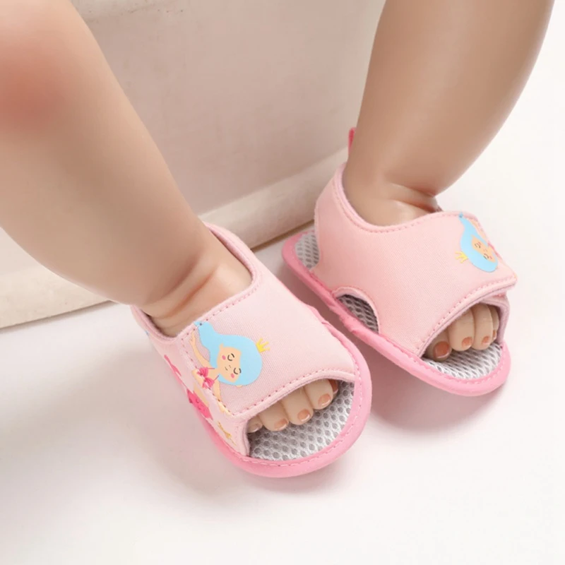 Zapatos de suela suave para bebé, sandalias de dibujos animados para niñas y niños pequeños, sandalias para bebés precaminantes, Verano