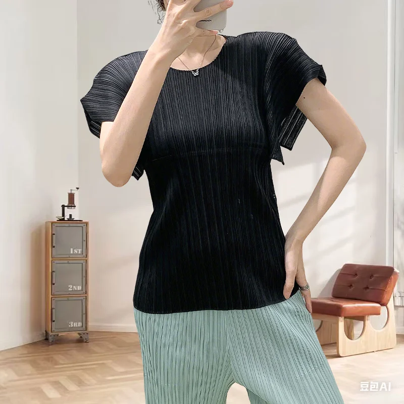 

Miyake Pleated T-shirt Plisse Vest 2025 Summer Fold New Design Sense Solid Loose Casual Pleats Tops Versatile Pleat T-shirt