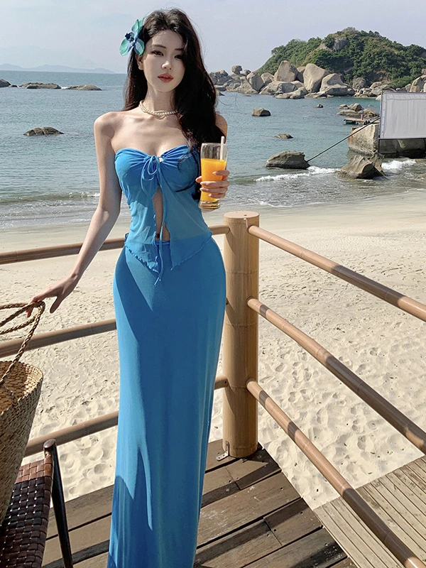 

Синий комплект из двух предметов: сексуальное пляжное платье-миди А-силуэта с поясом и топом-халтером, без рукавов, из полиэстера