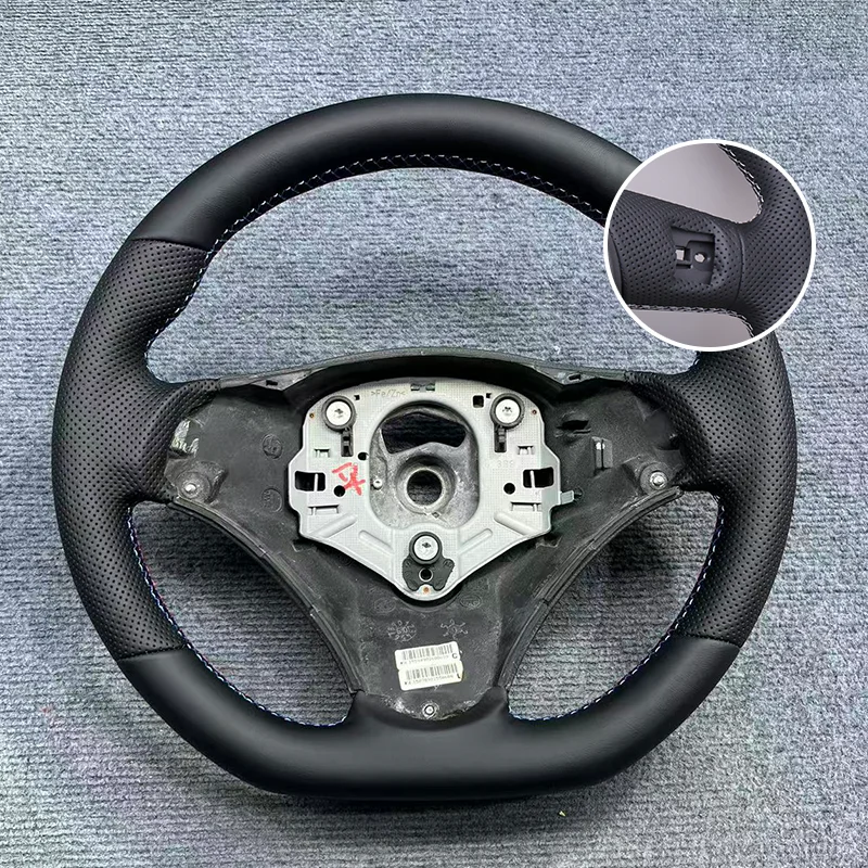 Geüpgradede stuurwielen met echt geperforeerd leder en witte stiksels voor BMW E90 E91 E92 E93 3-serie modellen