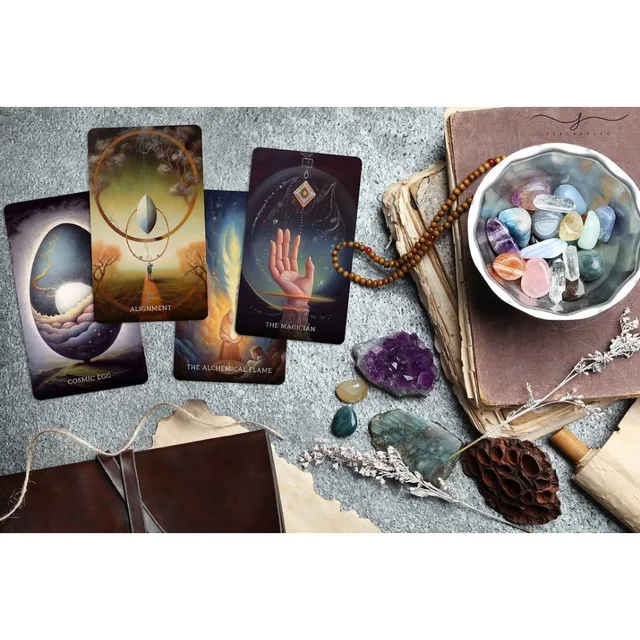 正規品証明書付【コズミックドリーマーオラクルカード】タイの幻のインディーズデッキ 10.4x7.3cm Cosmic Dreamer Oracle: A Mesmerizing 48-card Deck
