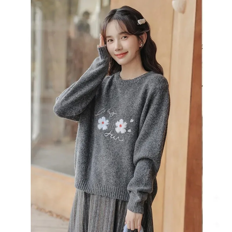 

Retro Soft Waxy Jacquard Sweater Women's Autumn and Winter Gray Long-sleeved Top