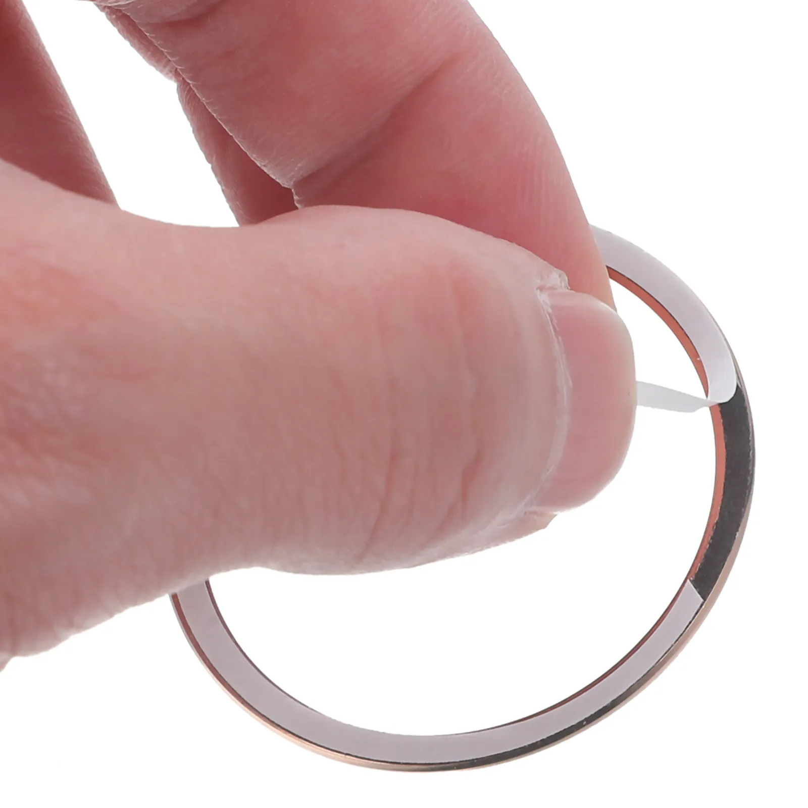 anel-com-bezel-cravado-em-diamantes-para-protecao-contra-riscos-e-colisoes-em-liga-de-ouro-rose-de-42mm-luxo-aprimorado