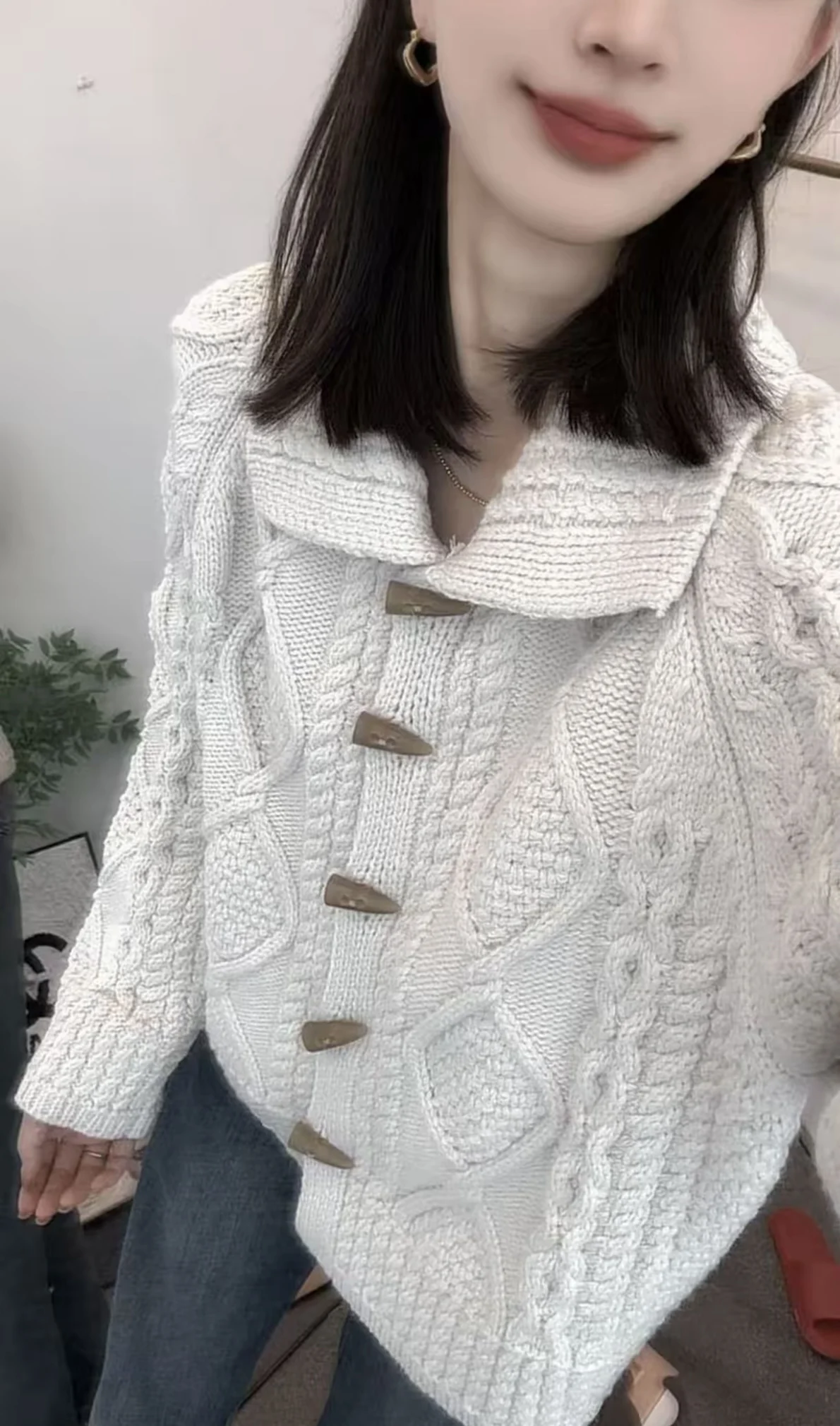 

Женский вязаный кардиган с воротником в стиле ретро, длинными рукавами и узором косы, свободный крой, на пуговицах, мягкий, высококачественный, осенне-зимний топ