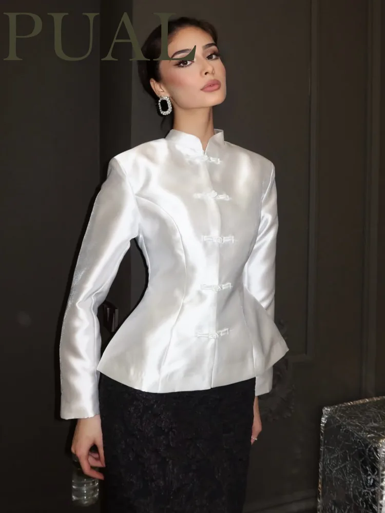 

Женский укороченный блейзер PUAL из атласа с воротником-стойкой и пуговицами-лягушками, весна-лето, формальный, модный, 2026, трендовый, женственный, модный пиджак