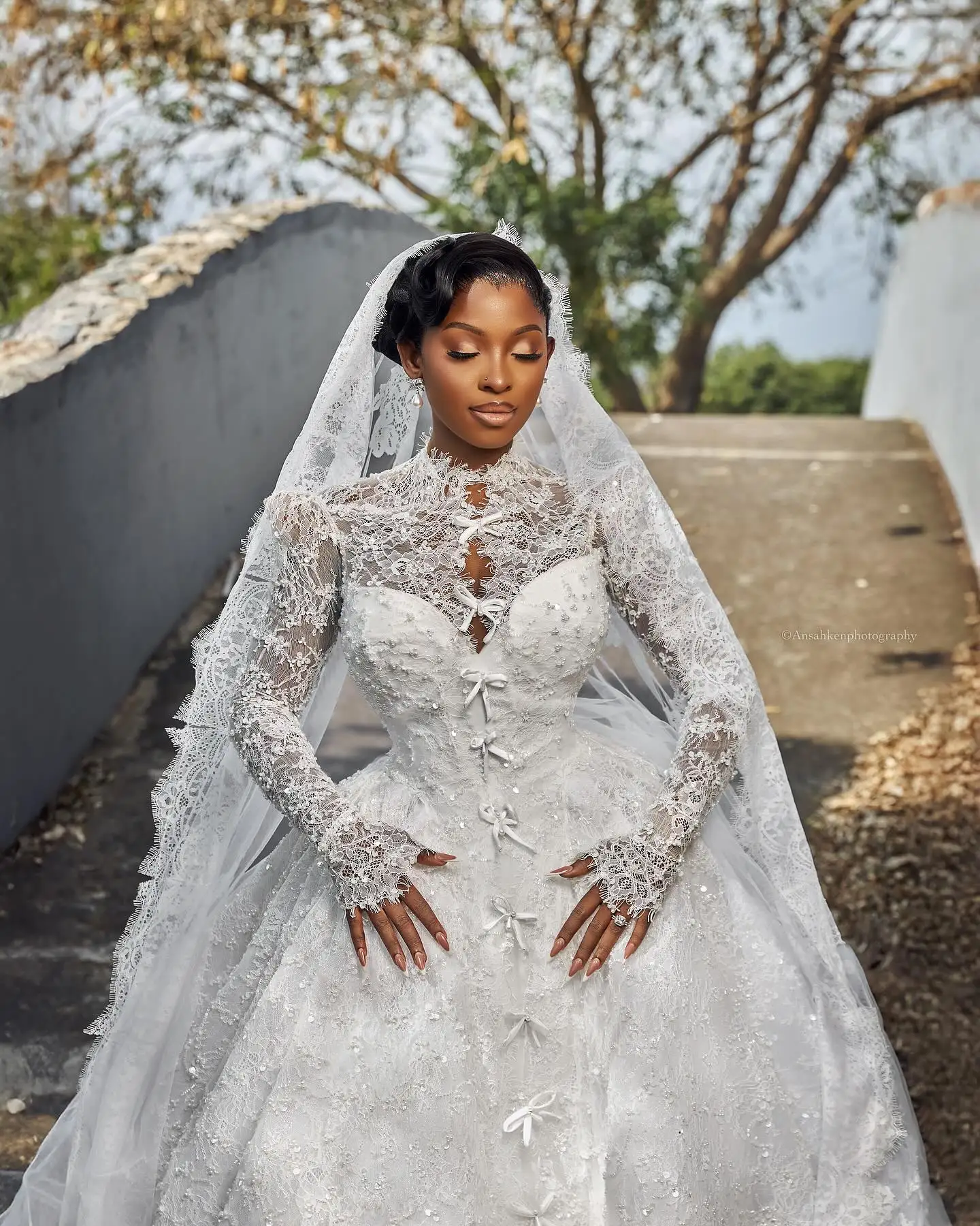 Customized High Collar Lace Wedding Dress Beaded Sequin Emebllished Bridal Gowns Front Button Princess Vestido De Novia