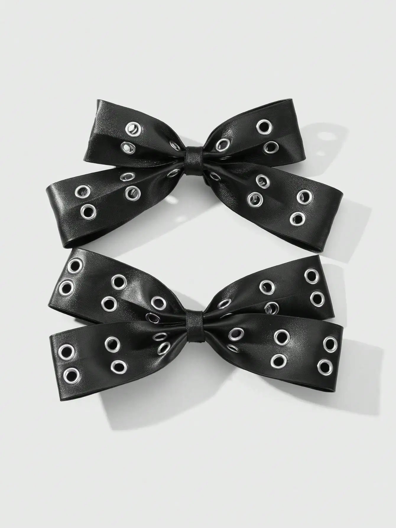 

ROMWE Grunge Punk 2pcs Y2K Style Vintage Elegant Punk Gothic Black Leather Double Air Vent Bow Decor DIY Hair Clip Claw Hairpins,Suitable For Sisters, Friends Daily Wear Or Holiday Gift, Halloween