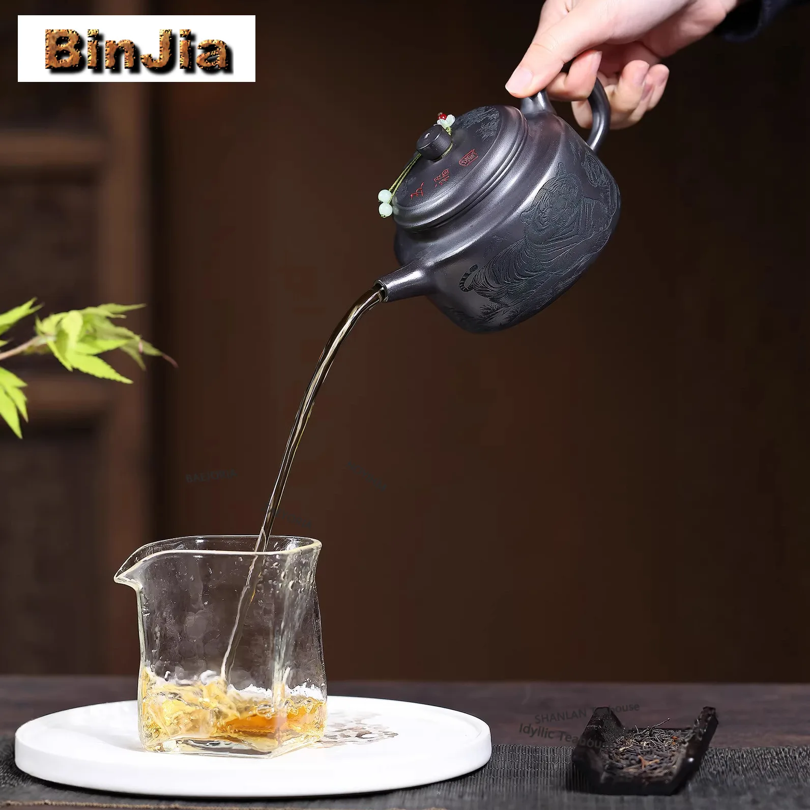 360ml Creative Yixing Purple Clay Teapots Handmade Tiger Dezhong Pot Raw Ore Stone Yellow Mud Tea Soaking Kettle Zisha Tea Set