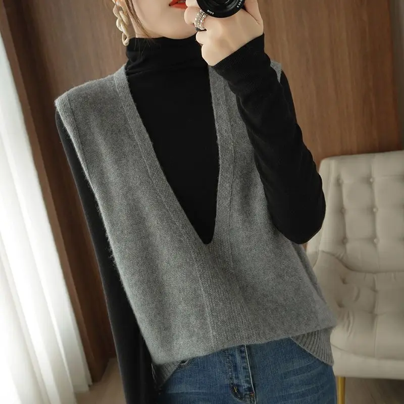 Spring and Autumn New Knitted Vest Women's Deep V-neck Outerwear Korean Edition Loose Solid Color Versatile Knitted Shoulder Top