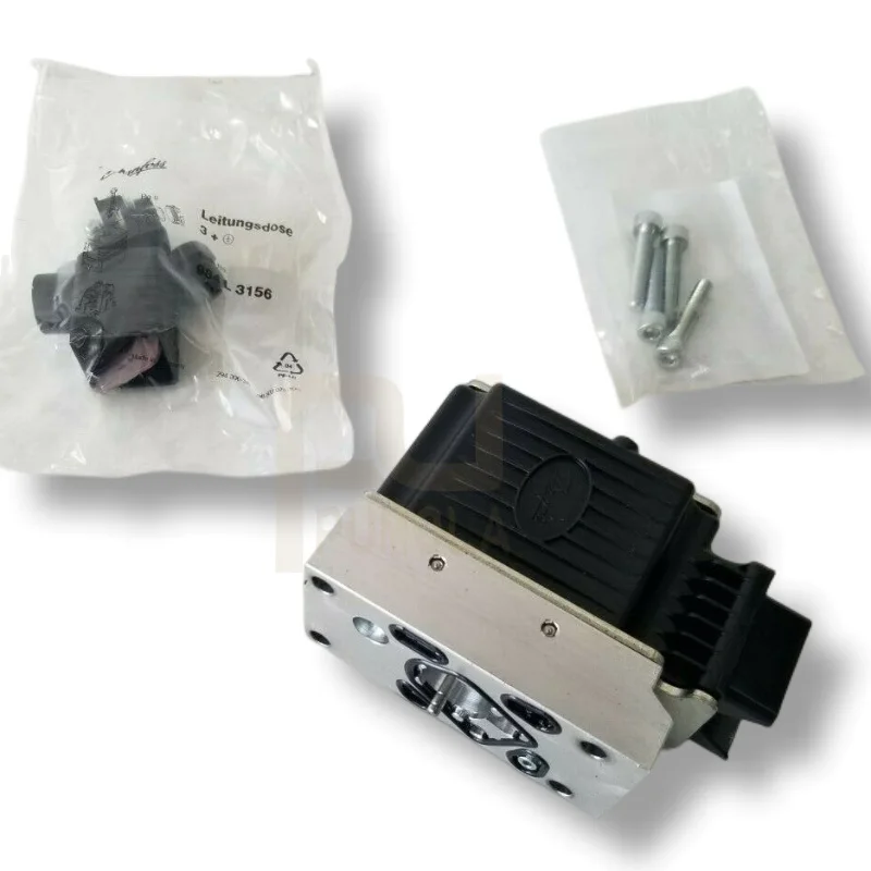 

ELECTRICAL ACTUATOR PVEH 11-32 V PASS 11166824 PVEH32-ACTUATOR--S7-1x4DIN-H-PAS Replaces 157B4033 & 157B4073 11166824