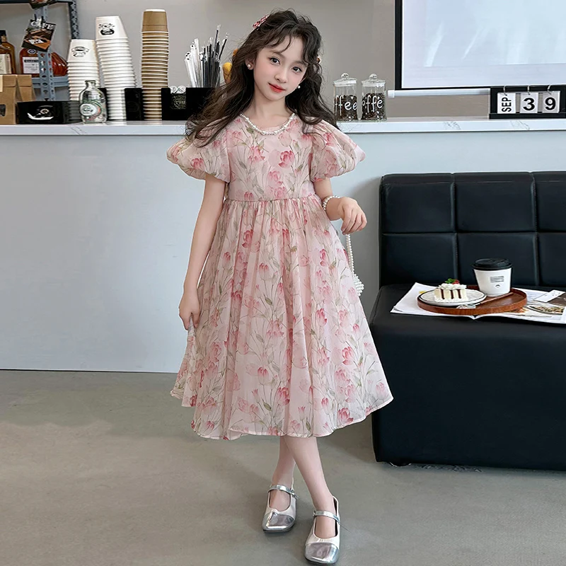 2024 new summer fashion princess dress material skin-friendly breathable young girl trend western style wear floral dress.