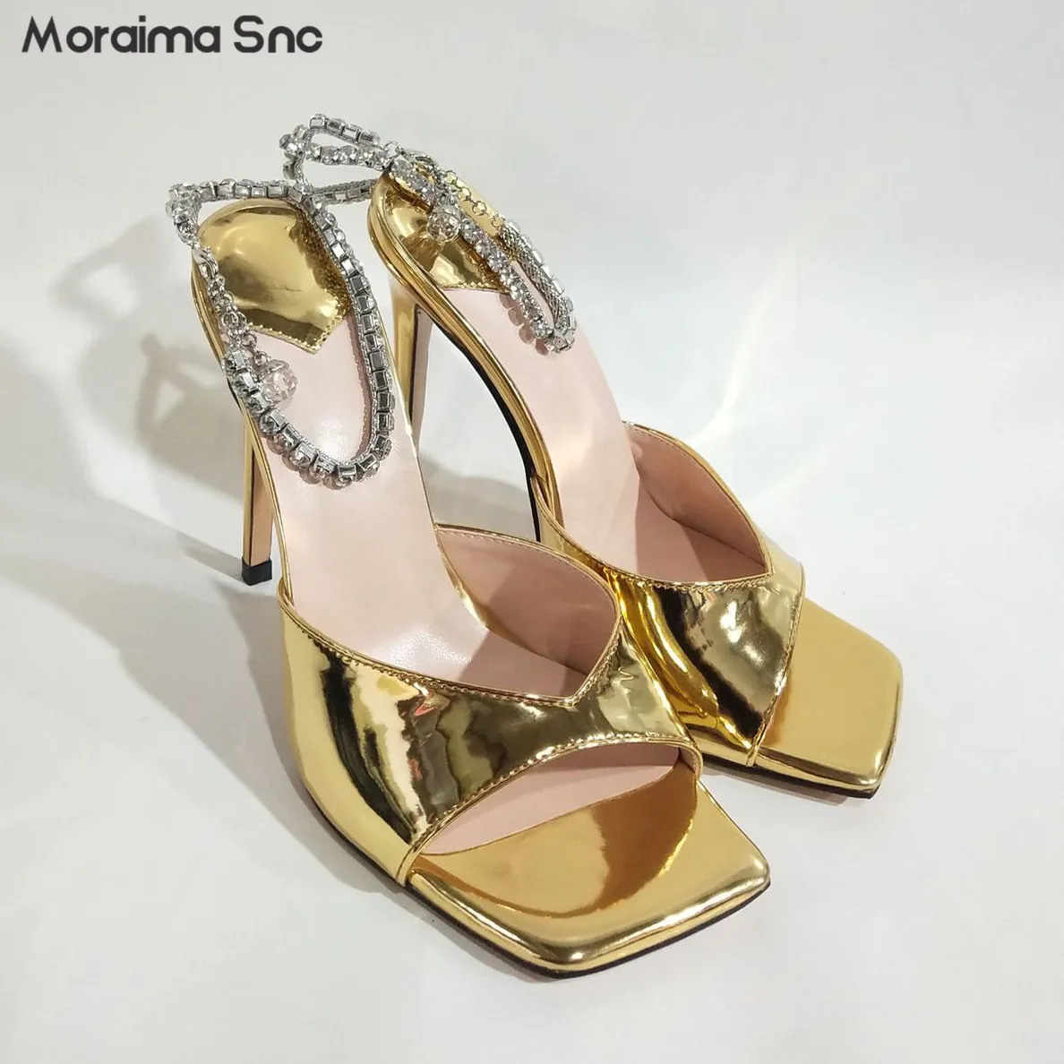 

Gold Patent Leather Square Toe Fish Mouth Sandals Stiletto Heel Rhinestone Chain Fashion Catwalk Large Size High Heel Sandals