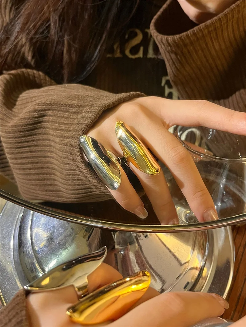 FFLACELL Gold Color Curved Chunky Curved Metal Ring for Women Girls Retro Exaggerated Simple Y2K Cool Fashion Handmade Jewelry