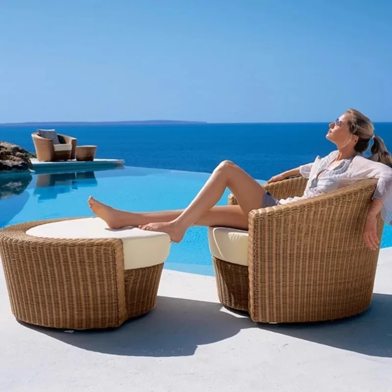 Outdoor courtyard bed, villa hotel bed and breakfast, waterproof and sunscreen open-air balcony, leisure rattan sofa