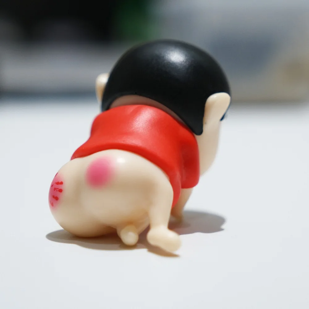 7 センチメートルアニメクレヨンしんちゃんかわいい泣き姿勢アクションフィギュア PVC モデルおもちゃ人形車の装飾品コレクションギフト