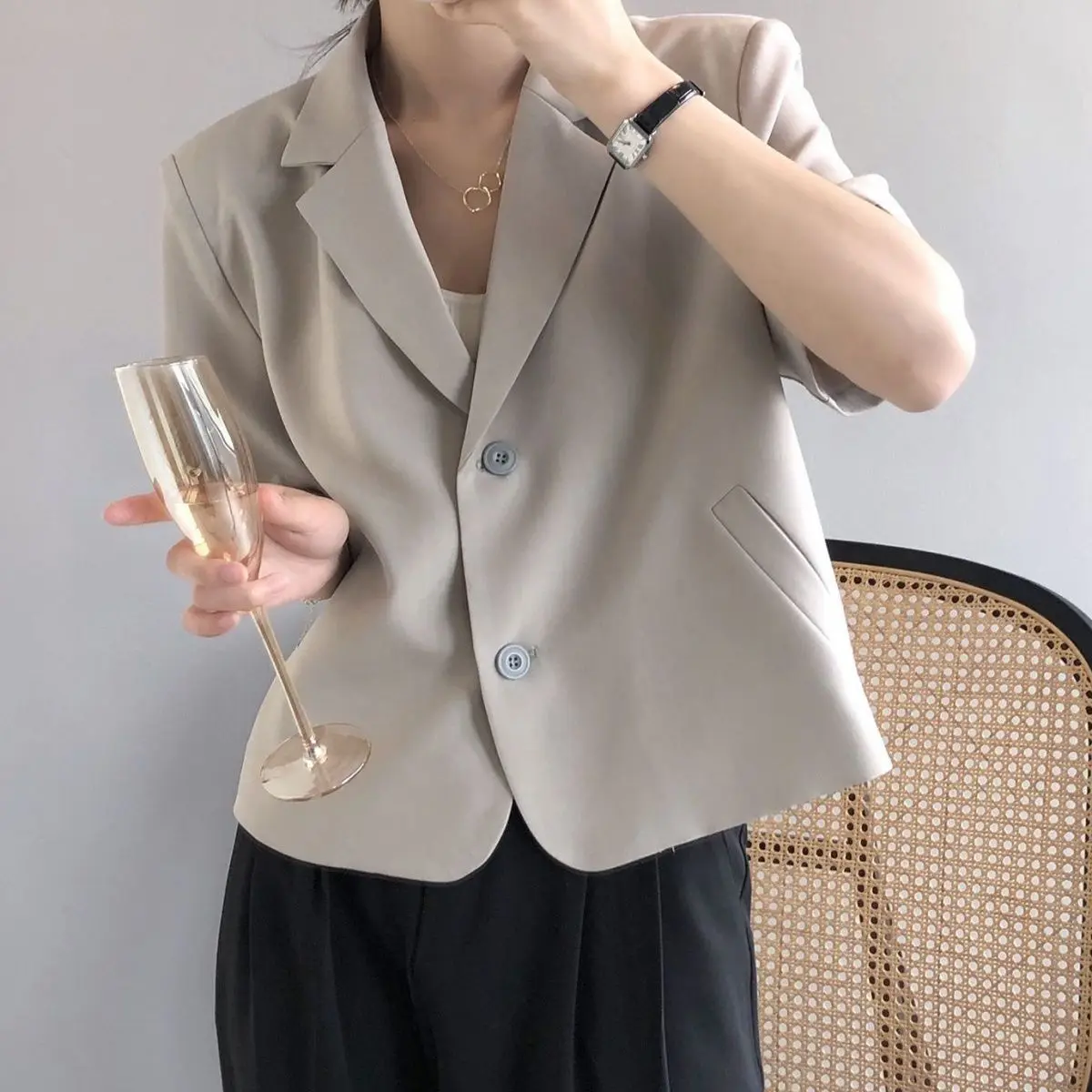 

Women's Short Sleeve Suit Jacket Summer Thin Fashionable Small Western Style Top Shirt New Style Short Length Quality Outerwear