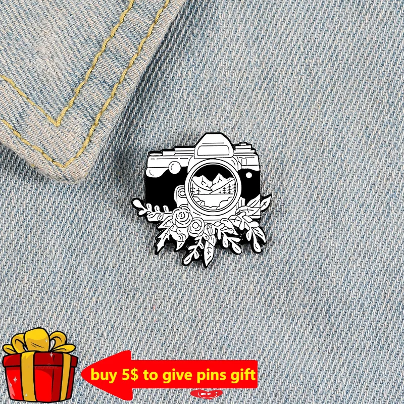 Vintage Camera Enamel Pins Custom Black White Badge Brooch for Bag Clothes Lapel Pin Outdoor Photography Jewelry Gift for Friend