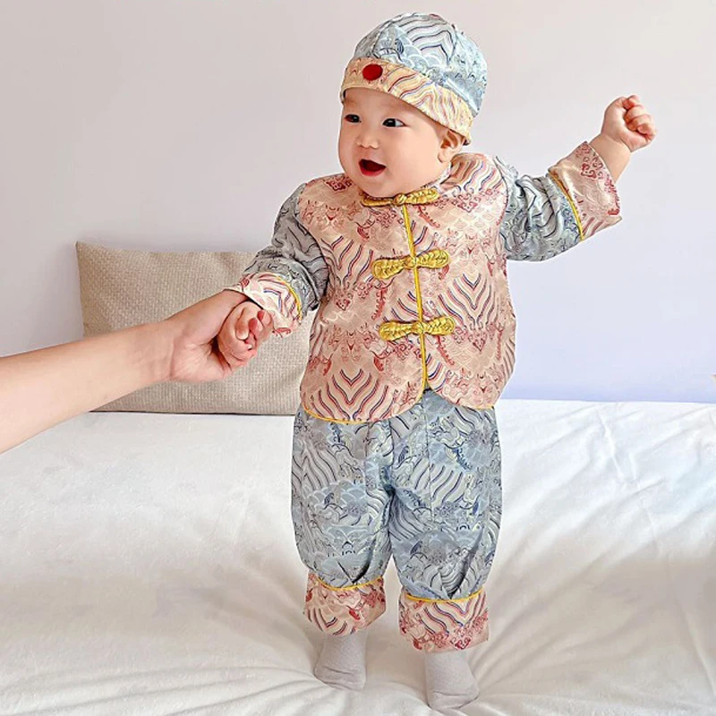 Kid Traditionellen Chinesischen Stil Stickerei Tops Hosen Hut Set Neue Jahr Geburtstag Baby Junge Hanfu Tang-anzug Oriental Mode Kleidung