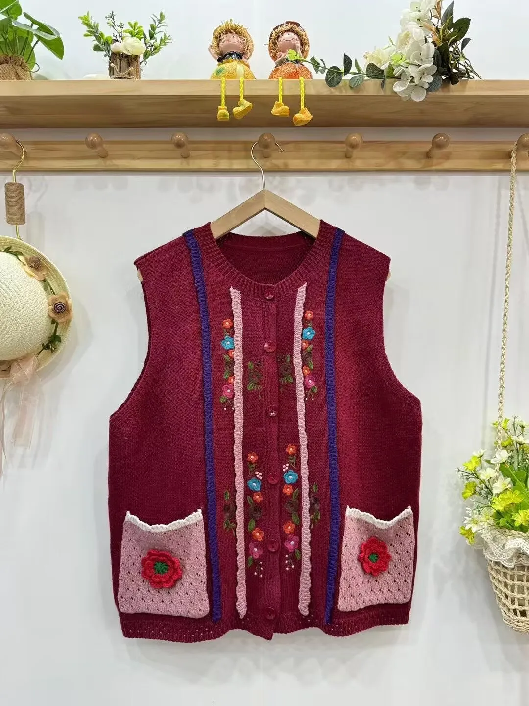 Autumn New Sweet Single Breasted Embroidered Sweater Vest Women Casual Sleeveless Tops D165