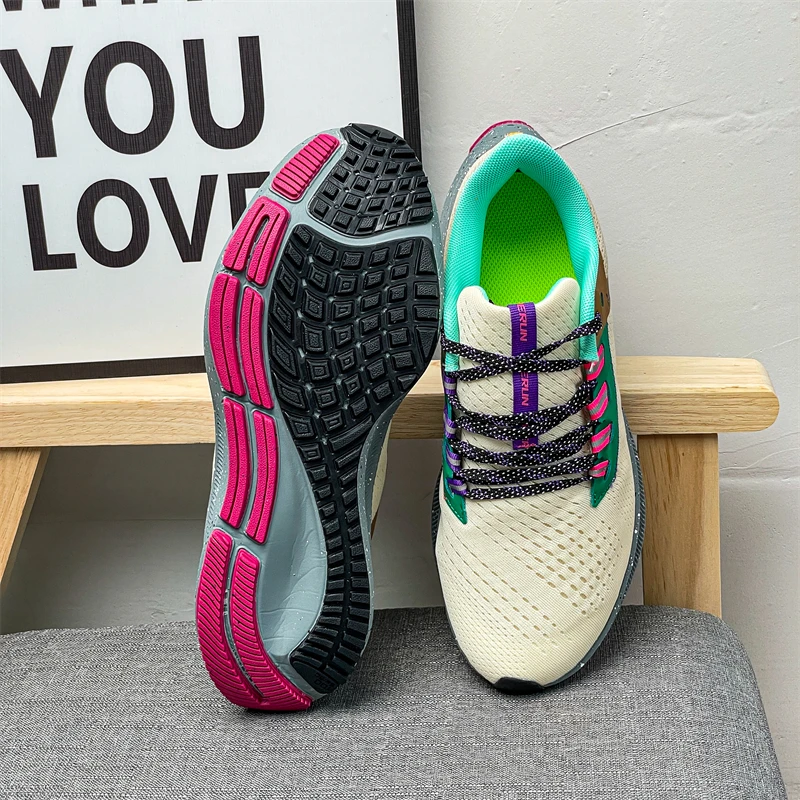 Durable and shock-absorbing running shoes with a soft sole that is lightweight, comfortable, and does not rub against the feet