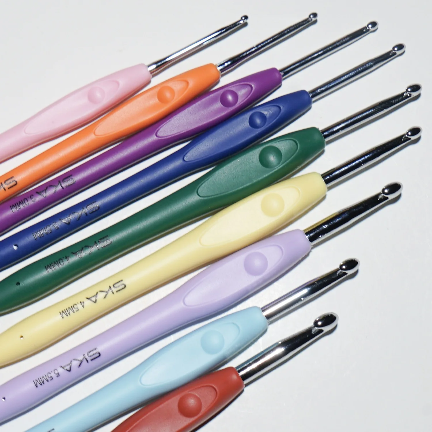 2.0-6.0mm Silver Plated Crochet Hook DIY Knitting Yarn Crochet Hook multi-color anti slip handle