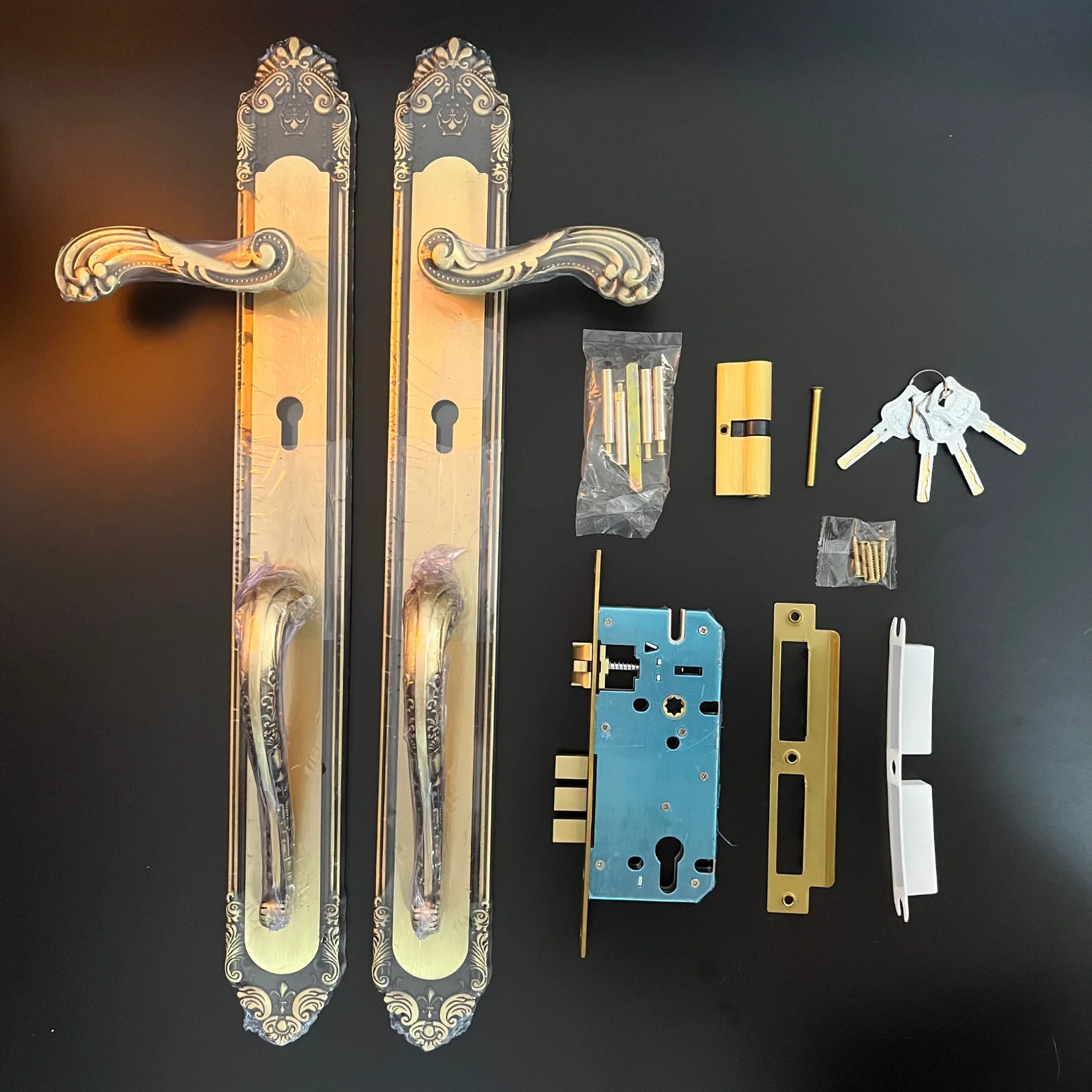 

All Copper Silent Solid Wood Door Lock European True Gold Pure Copper Indoor Door Lock Universal Magnetic
