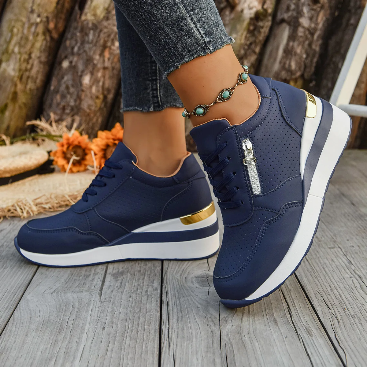 Women's large-sized thick-soled sports and casual shoes 2025, fashionable lace-up single shoes, fashionable sports shoes