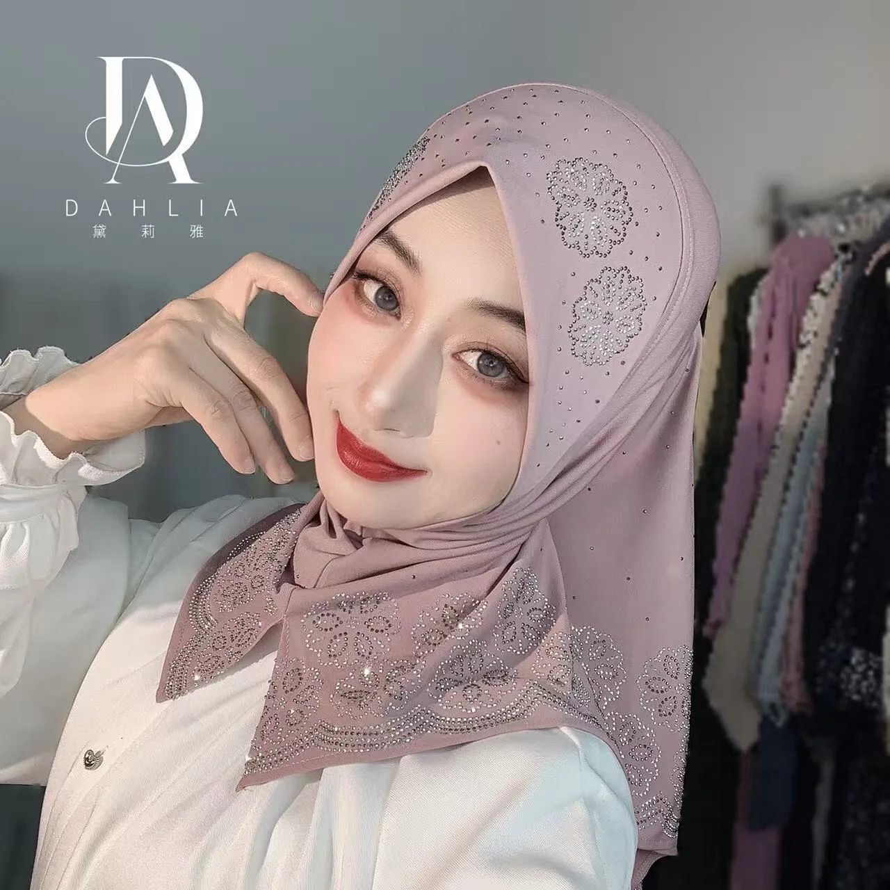 

Muslim Lady Elegant Glittery Diamonds Shawls Hijab Instant