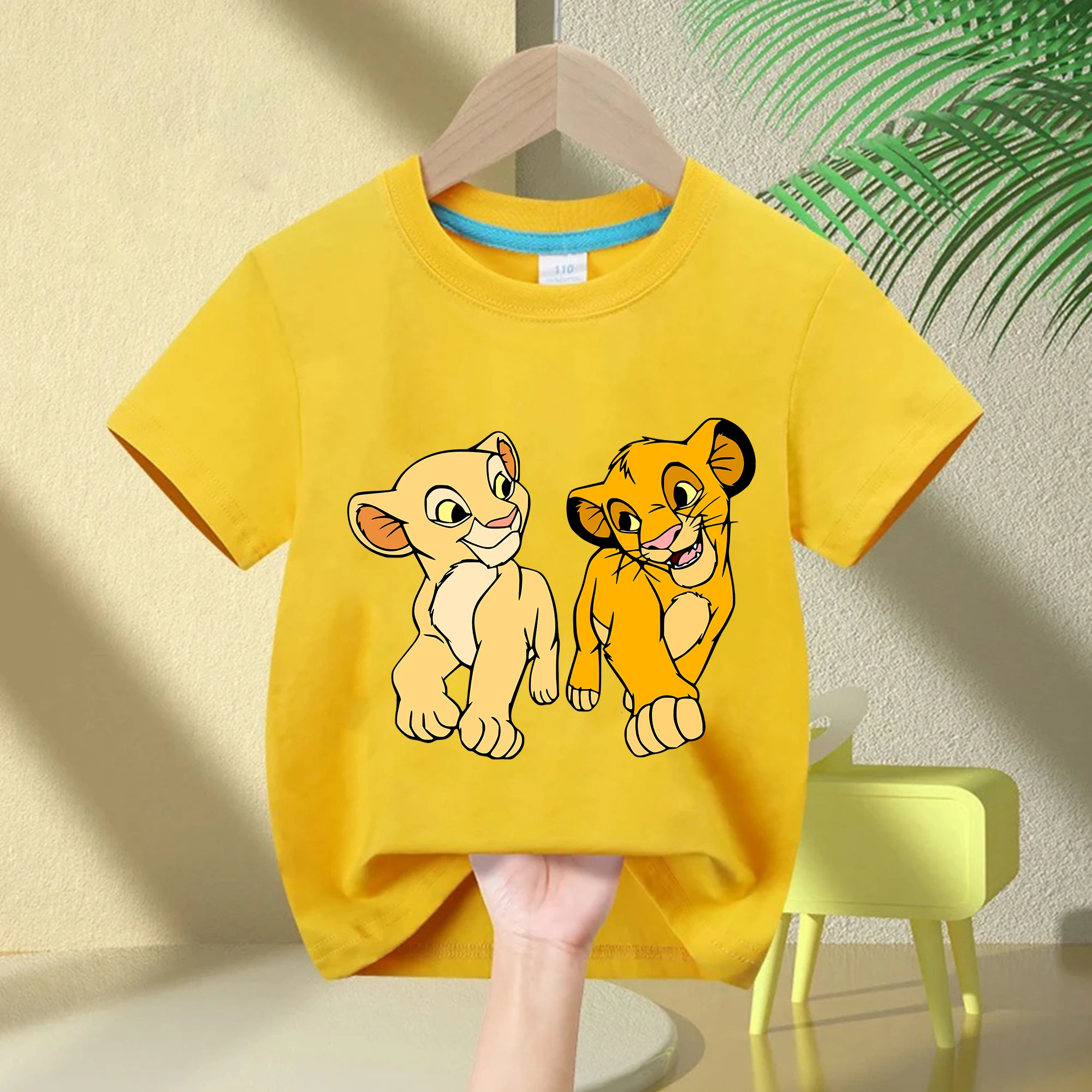 Trendiges und Cooles Kinder-T-Shirt mit Löwenkönig-Simba-Cartoon-Druck, Sommer 2026, atmungsaktive Baumwolle, Kurzarm für Eltern und Kind – Detail 3