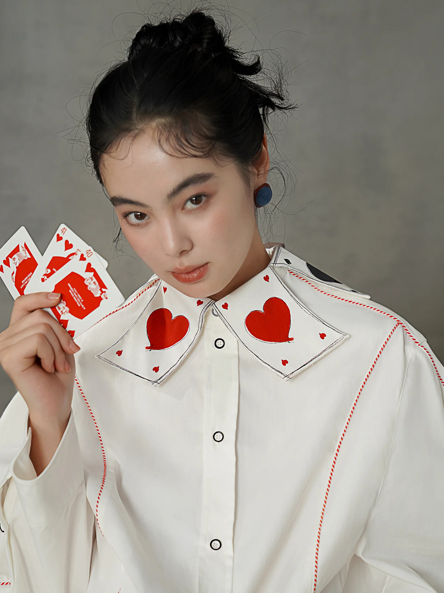 

Оригинальный женский топ Cféine Fsy Poker Print с забавным дизайнерским принтом, свободный крой, хлопок, длинный рукав, вышивка в виде сердечек