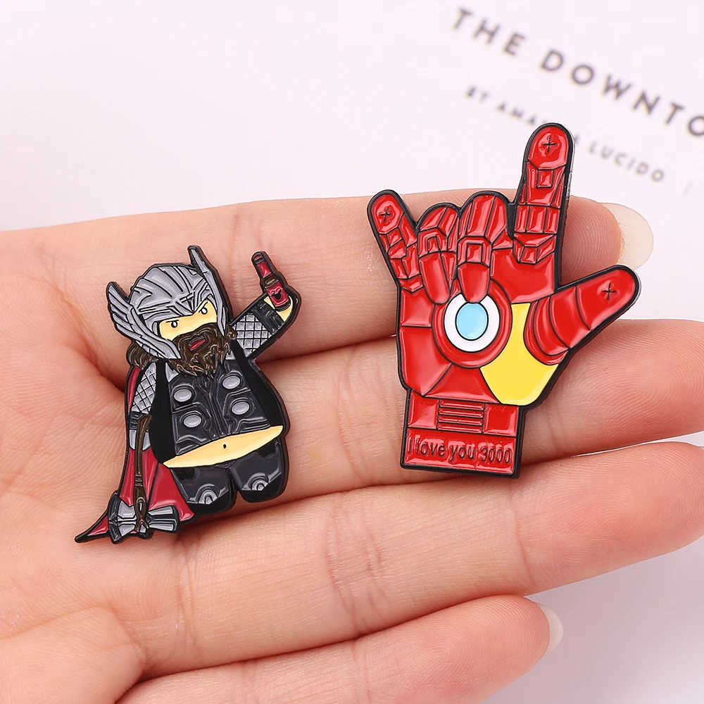 Marvel Filme Os Vingadores Homem De Ferro Eu Te Amo 3000 Gesto Esmalte Lapela Pins Chubby Big Belly Thor Emblemas dos desenhos animados Broches