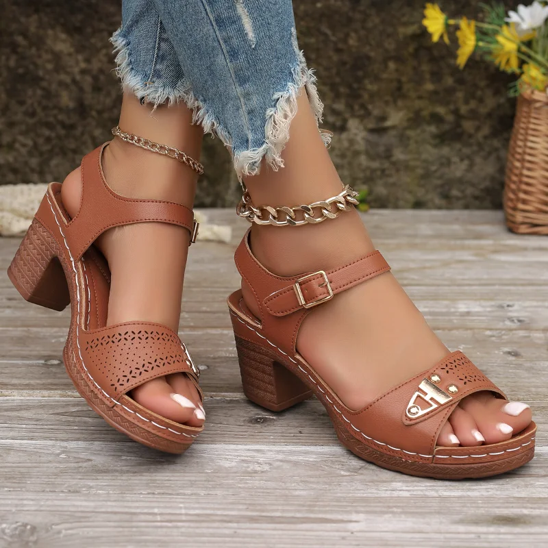 2024 summer new fashion round head comfortable casual high heels women\'s open toe sandals