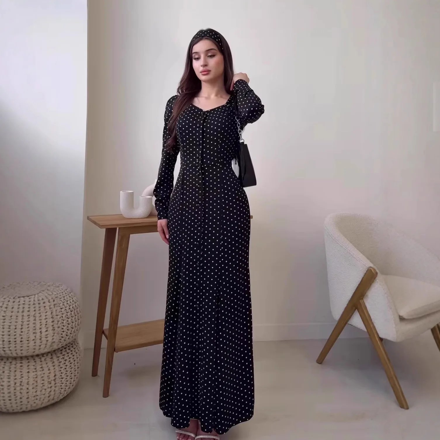 

Новинка осени 2025 года, длинное платье с длинным рукавом и квадратным вырезом, элегантное облегающее платье с принтом в горошек
