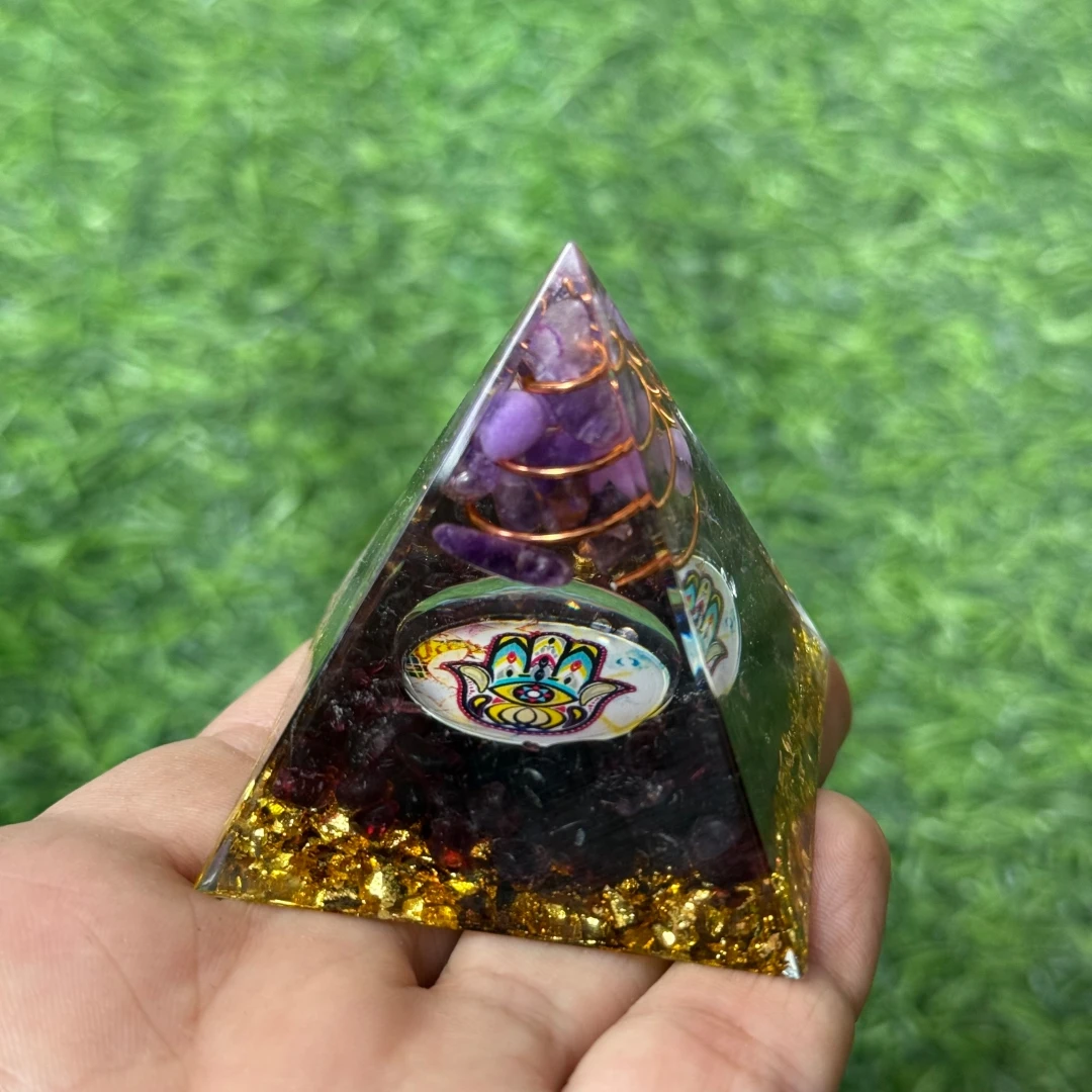 1pc Orgonite Pyramide Red Glaze, composed of amethyst crushed stone and red glass crushed stone, Home Desktop Handmade Ornaments