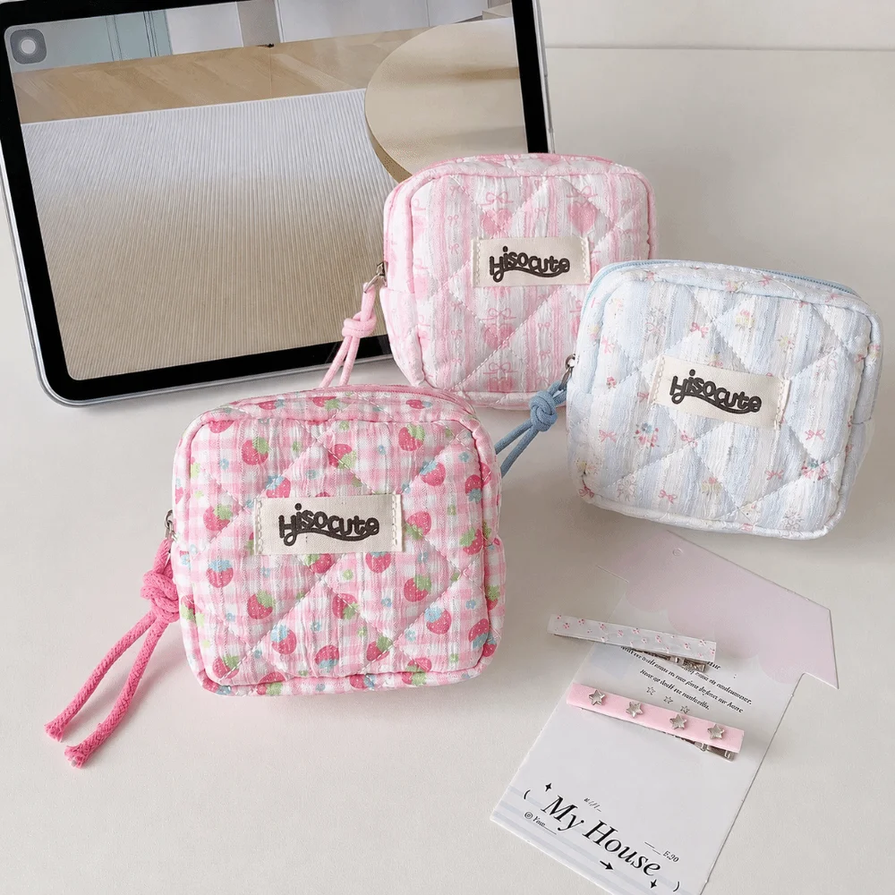 Durable Quilted Makeup Bag Square Strawberry Bow Print Mini Cosmetic Pouch Small Storage Bag Women Girls