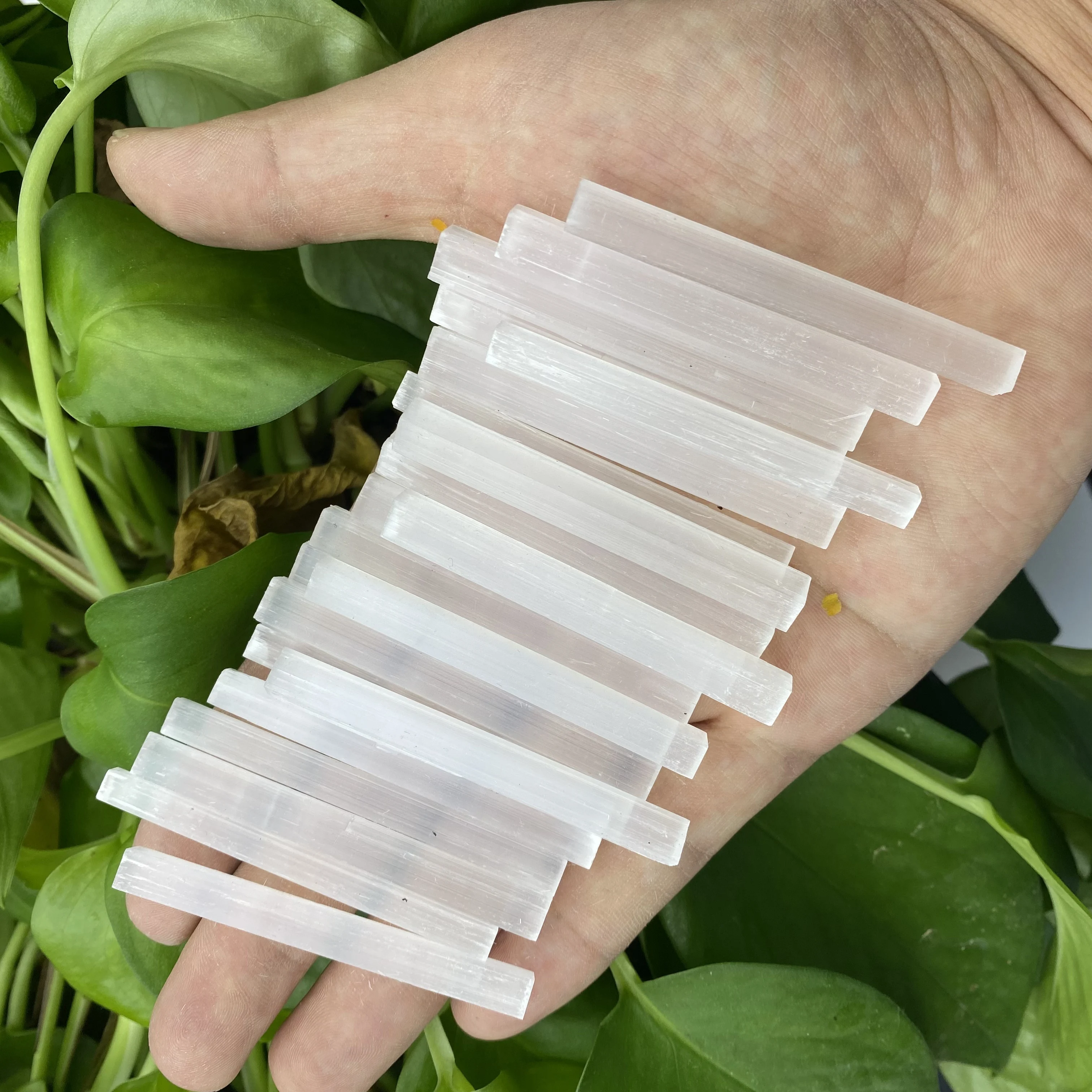 20/30pcs Selenite Wand Natural Stone Rough Crystals Stick Mineral Healing Reiki Gift Chakra Gypsum Crafts Energy Point Wands