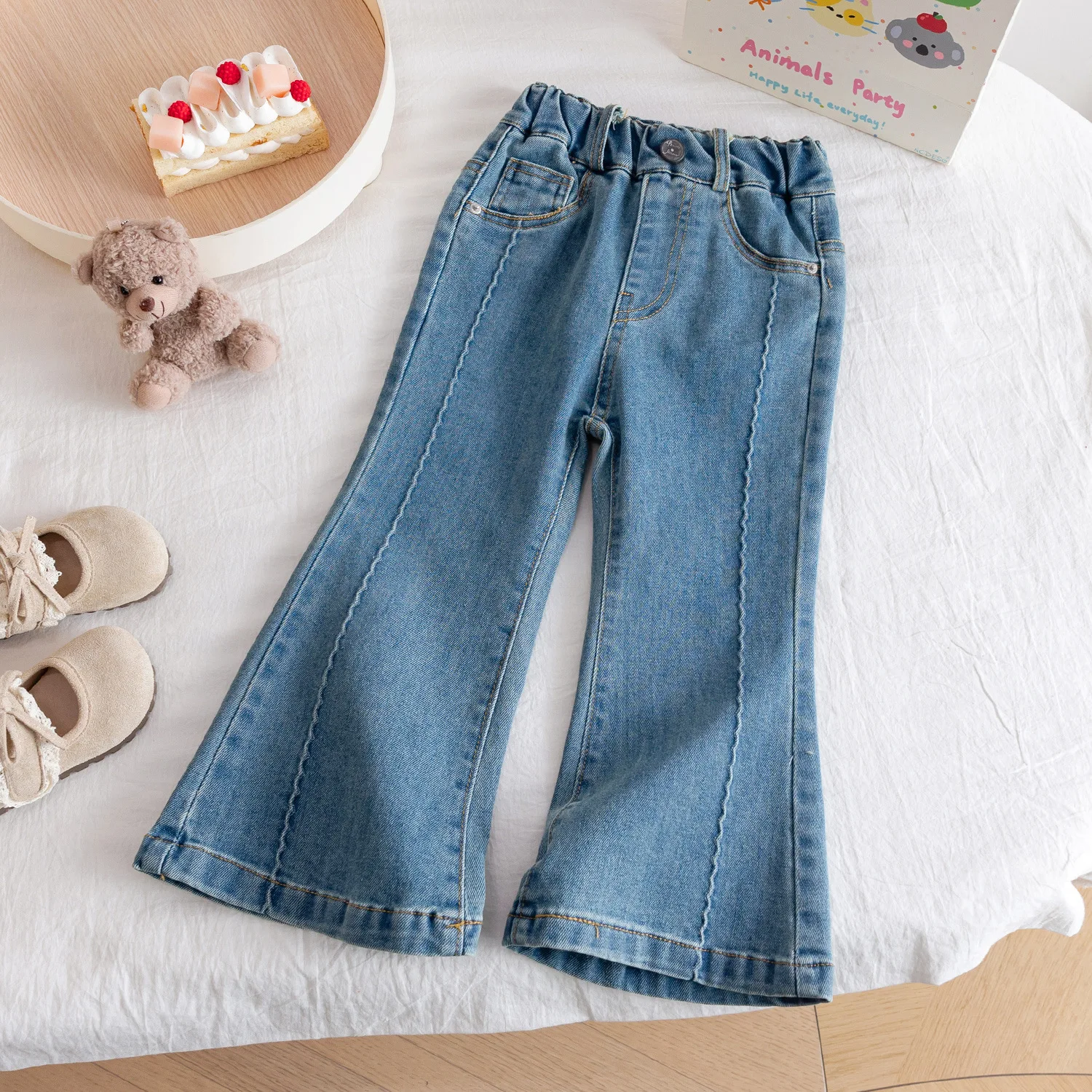 Lockere, ausgestellte Babyhose für Frühling und Herbst, dehnbare, lange Hose für Mädchen, weiche, lässige Jeanshose, trendige Hose für Schülerinnen, Kinder. – Detail 10