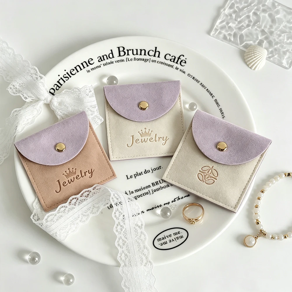 

Custom Microfiber Jewelry Bag 6x6cm Wedding Favors For Guests Candy Goodies Pouch Rings Earrings Bracelet Packaging Snap Pouches