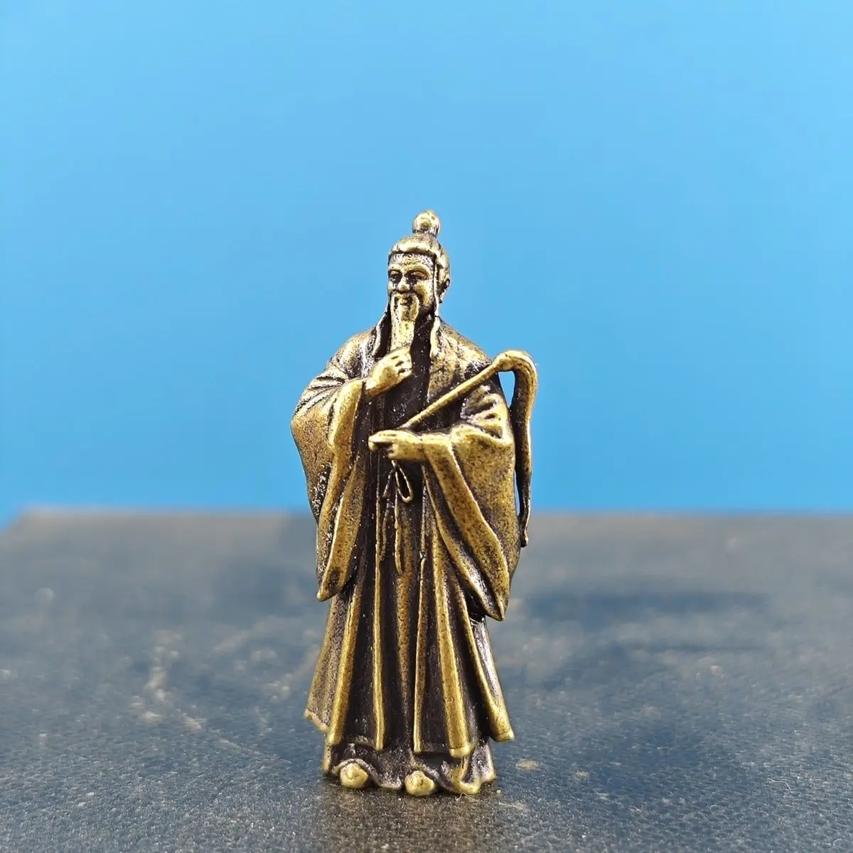 Brass desktop decoration of Patriarch Bodhidharma, historical ancient figure, miniature landscape, aquarium bonsai, room display