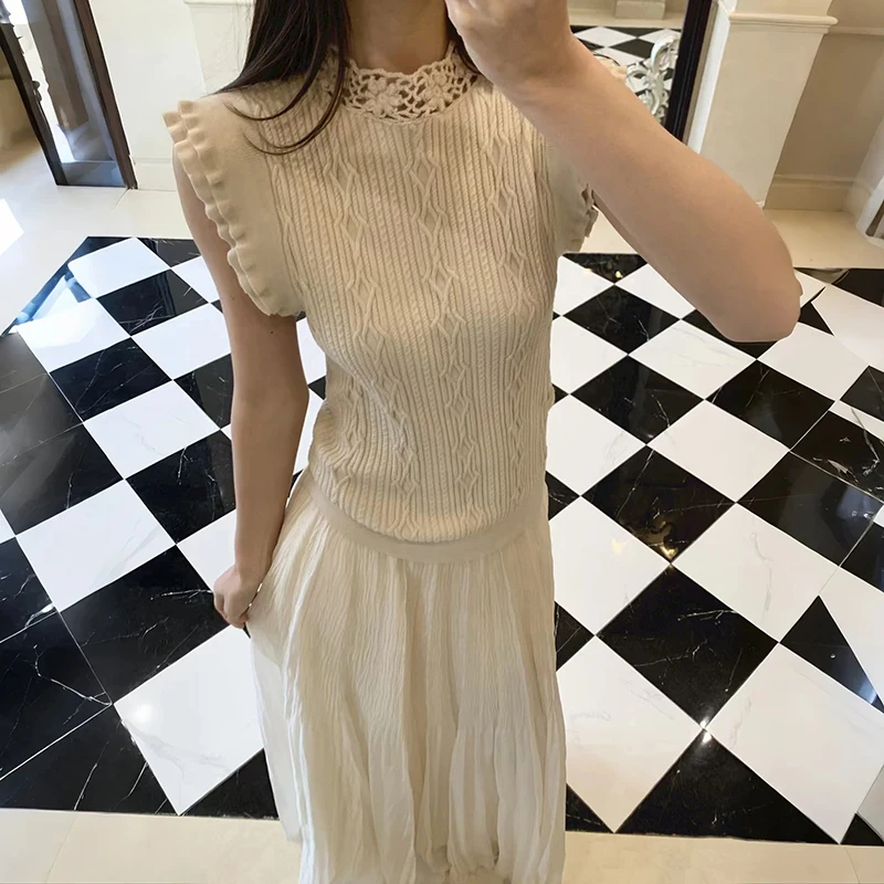 

Elegant Light Peach Color Knitted Vest Summer Fashion Slim Fit Elastic Thin Neckline Sleeve with Lace Trim Overhead Top