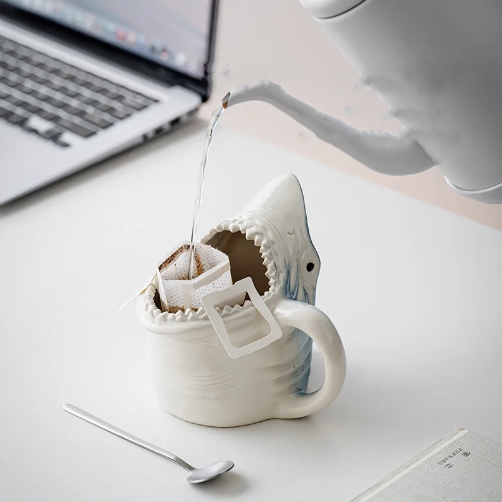 

Funny 3D Shark Ceramic Coffee Mug Handmade Figurine Tea Cup Novelty Coffee Cup with Handle Breakfast Cup For Milk 600ML Large