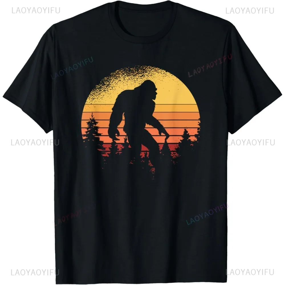 

Retro Bigfoot Believer Silhouette Sasquatch Hide and Seek T-Shirt Funny Graphic Casual Fashion Loose Short Sleeve Man Tshirt