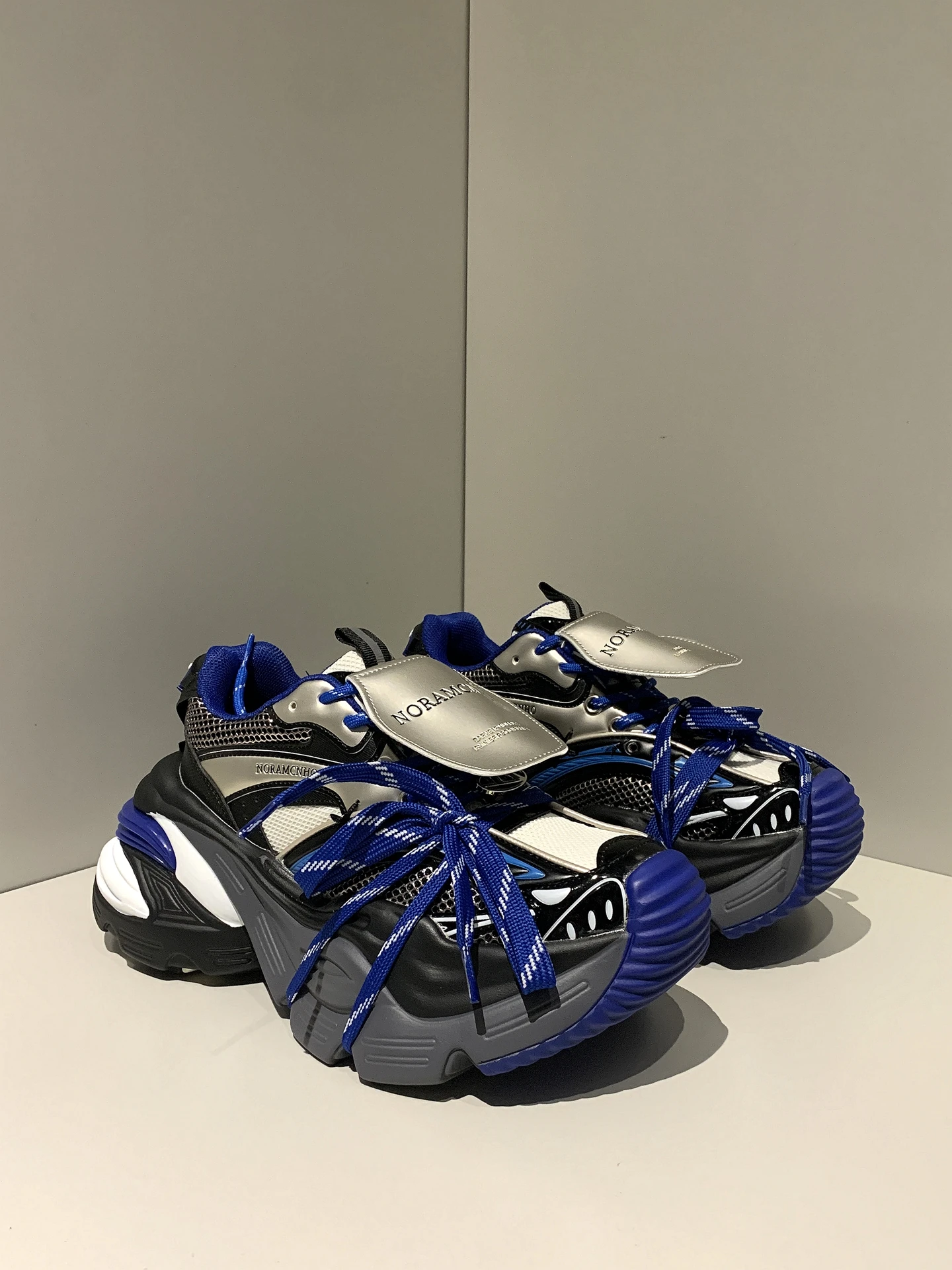Trendy Klein Blue Dad Shoes for Men Couple Deconstructed Strap Sports Shoes Low Top Breathable Mesh Upper Rubber Outsole