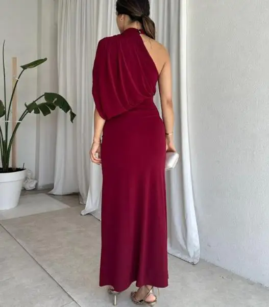 

Fashionable Women's Dress Summer New Solid Color Slant Neck Design Wrinkled High Waist Bag Hip Dress Suitable for Banquets