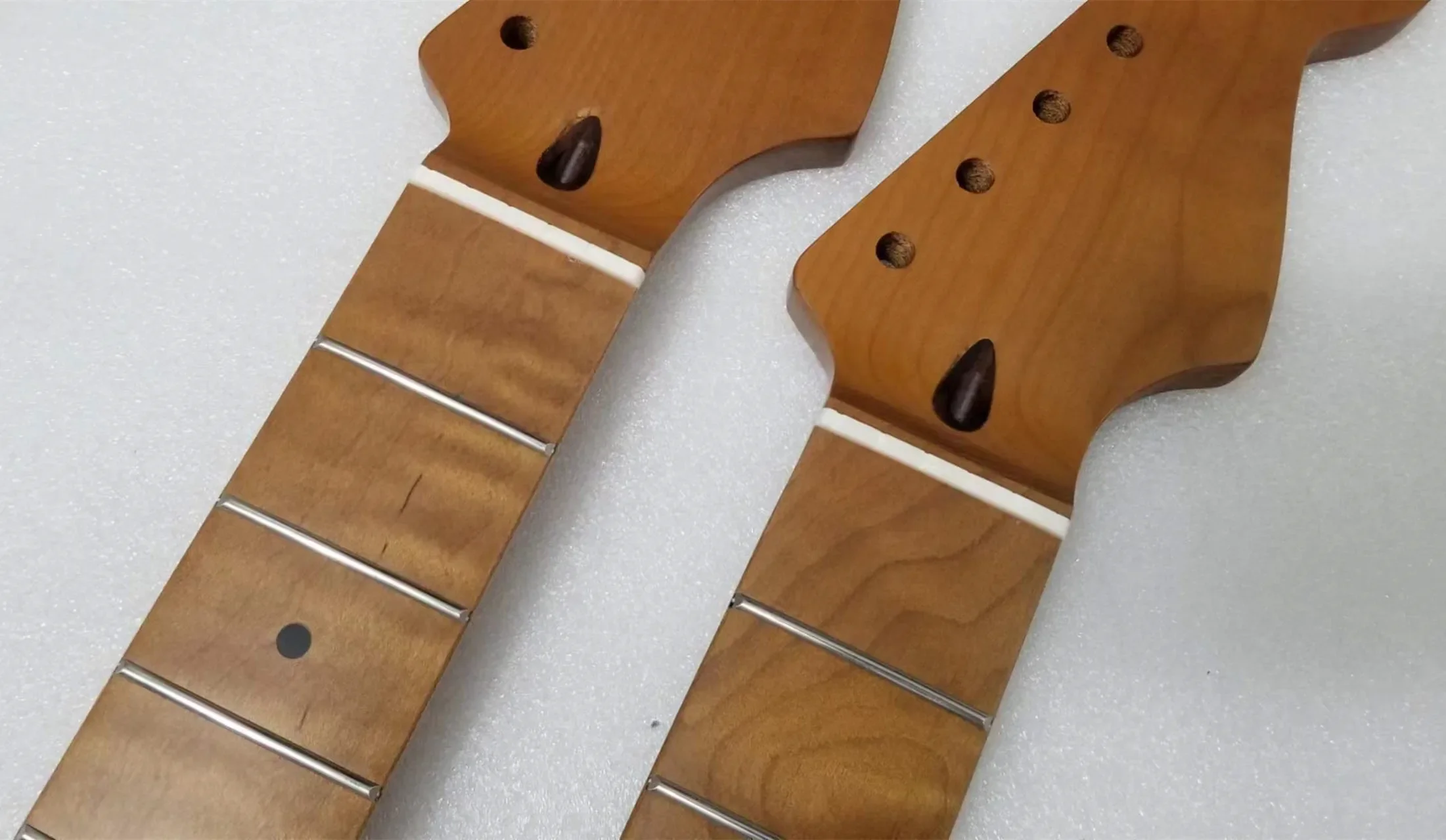 

2025 Custom Wide Neck 50mm Wide Nut Roasted Maple ST Neck For Fat Fingers